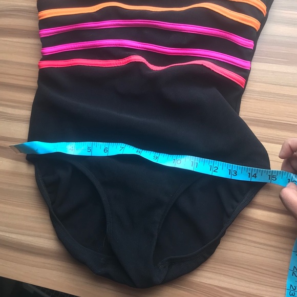 Vintage 80s Retro Swimsuit - Picture 6 of 6
